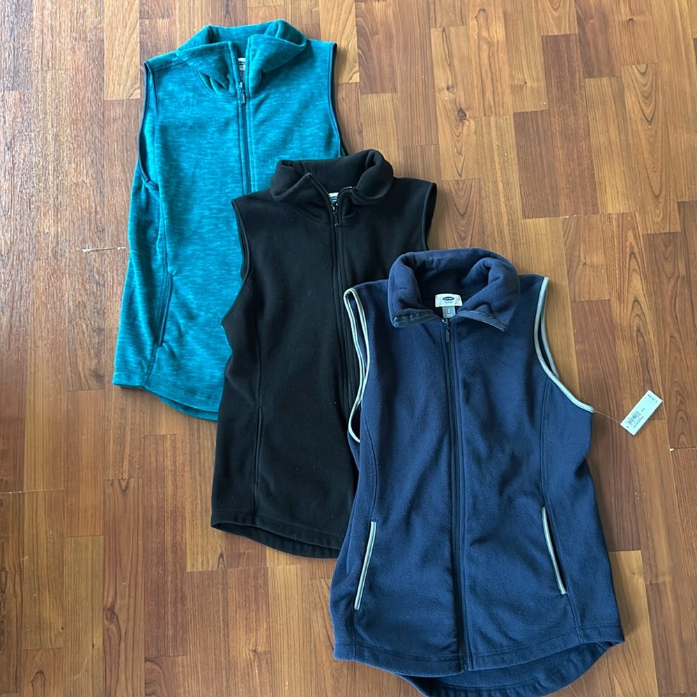 Old navy vest size small